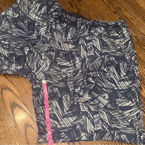 Mens XXL Columbia Swim, Hiking shorts tropical Pattern - Picture 3 of 10